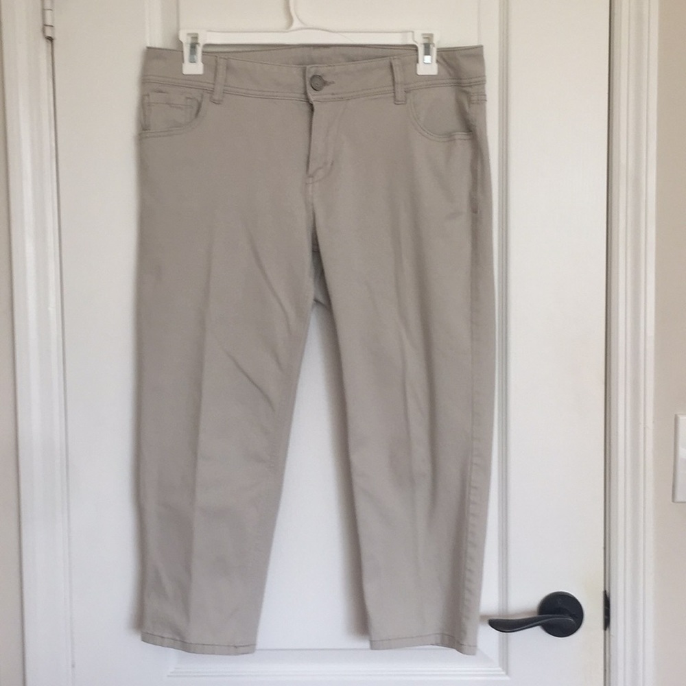Lane Bryant woman’s spandex crop pants in beige
